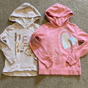 2 girls fleece hoodies. Size 7. Old navy and jumping bean. Great condition.